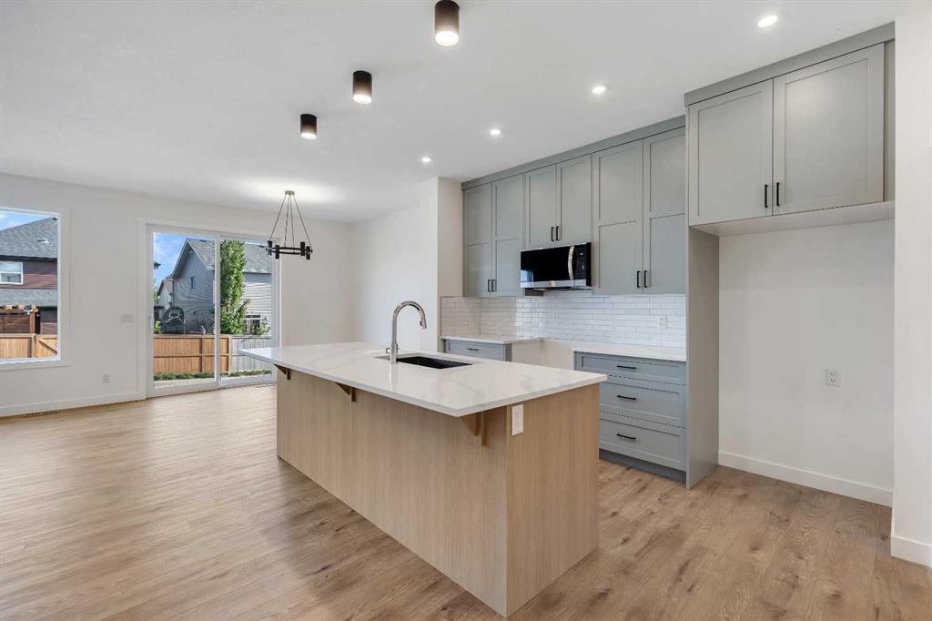 167 Heritage Court, Cochrane, Alberta, T4C 2N4