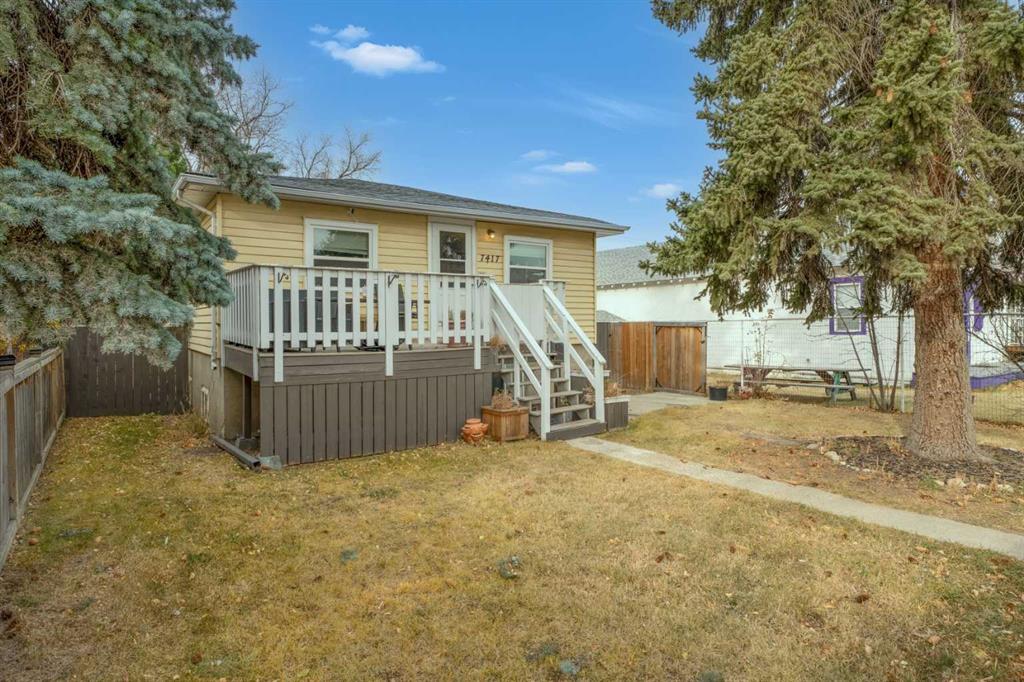 7417 24 Street SE, Calgary, Alberta, T2C 0Y7