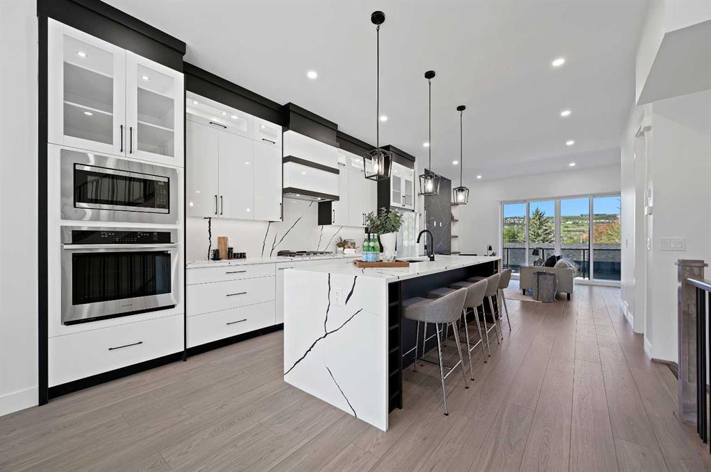 5011 21 Avenue NW, Calgary, Alberta, T3B 0X3