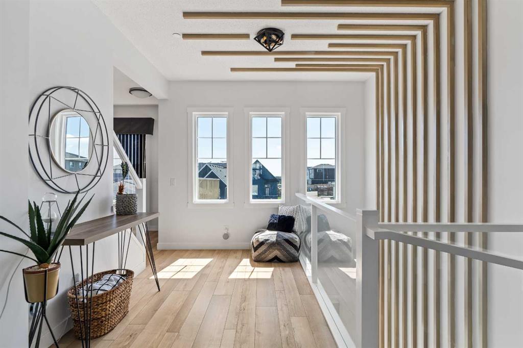 233 Lucas Manor NW, Calgary, Alberta, T3P 1H9