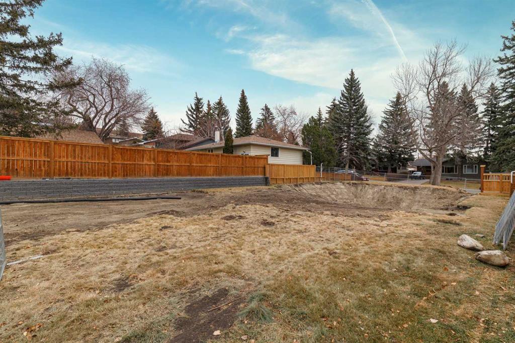 4215 Chippewa Road NW, Calgary, Alberta, T2L 1A1