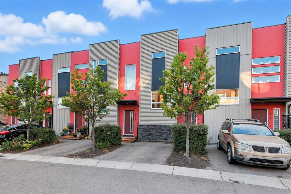 448 Covecreek Circle NE, Calgary, Alberta, T3K 0W6