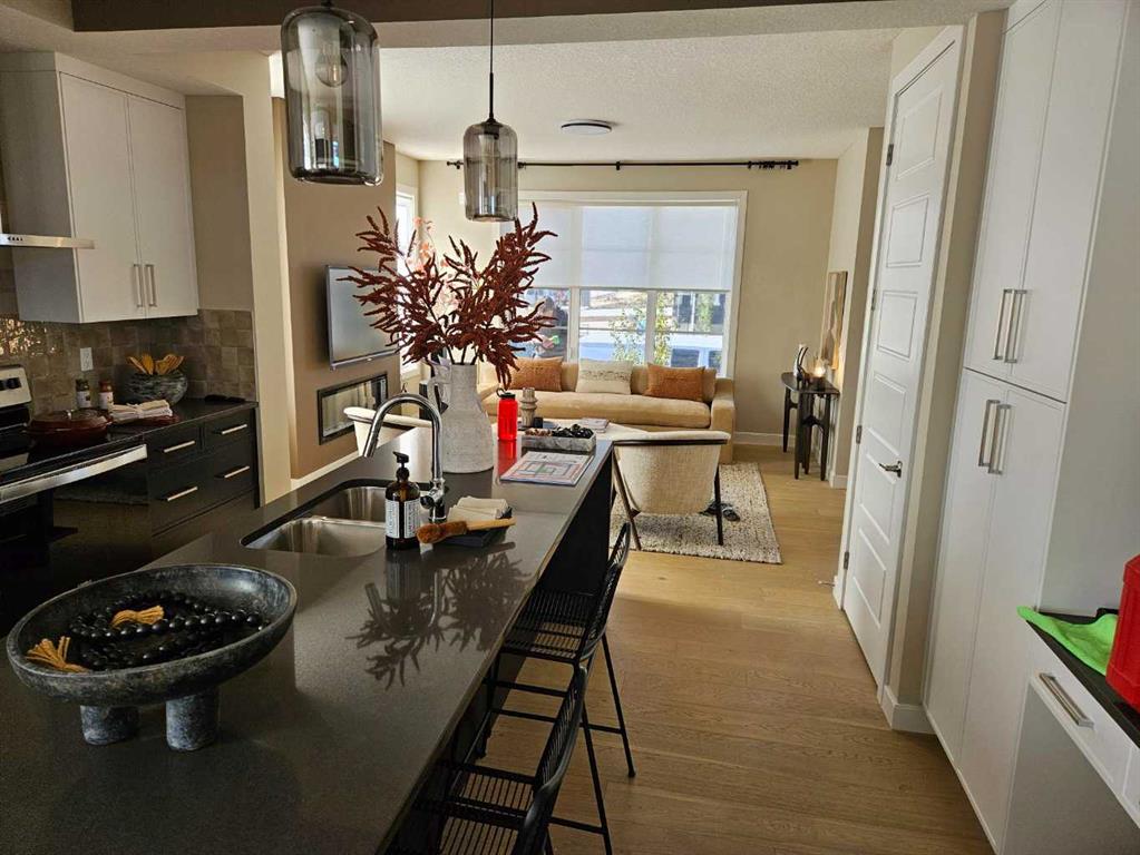 220 Waterford Heath, Chestermere, Alberta, T1X2Z7