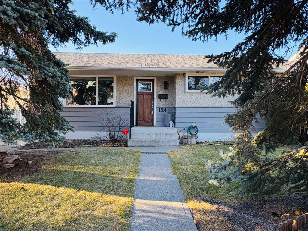 124 Glenpatrick Drive SW, Calgary, Alberta, T3E 4L6