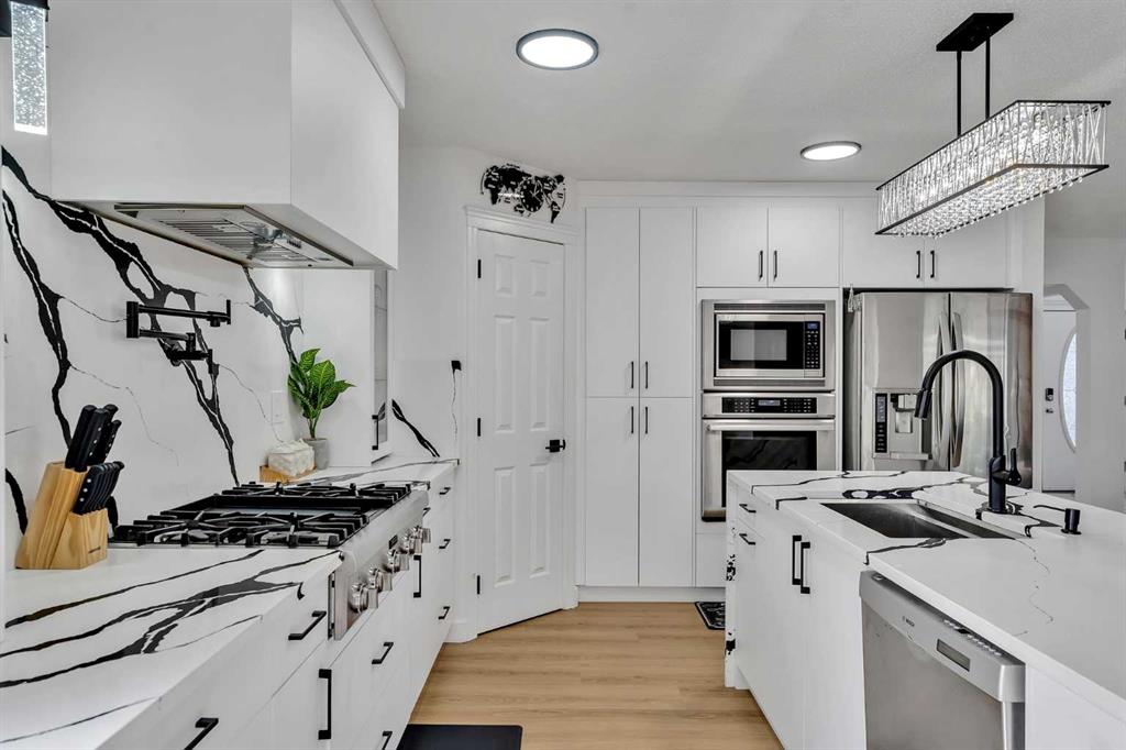 135 West Lakeview Passage, Chestermere, Alberta, T1X 1G8