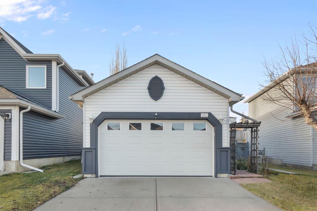 204 Hidden Spring Green NW, Calgary, Alberta, T3A5N4