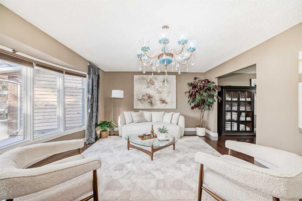 36 Varsity Estates Court NW, Calgary, Alberta, T3B 5B1