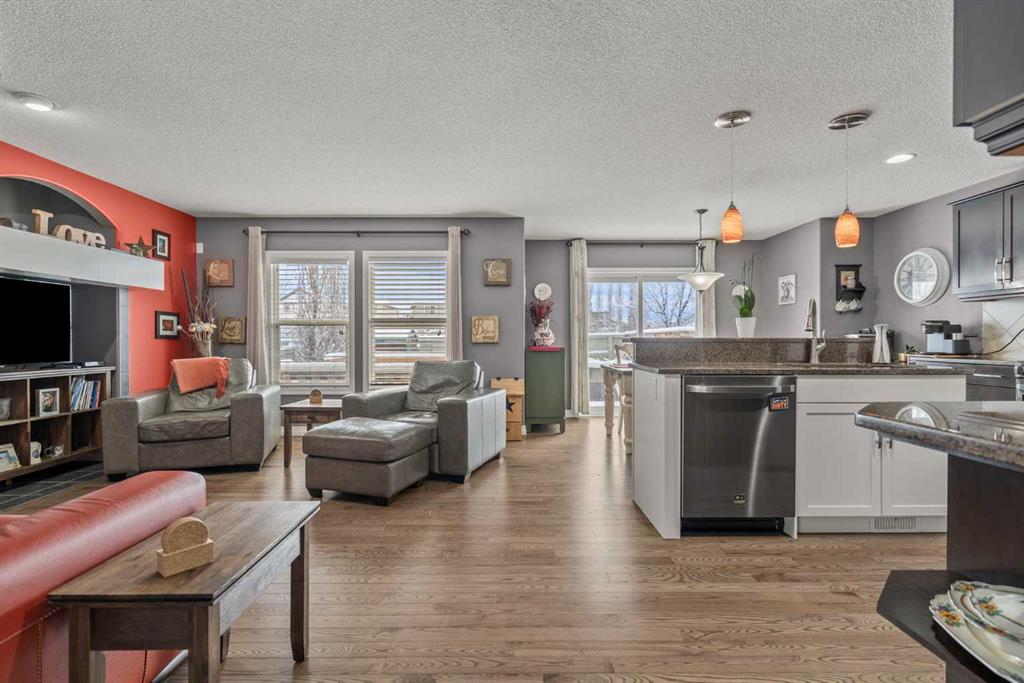 715 Copperpond Circle SE, Calgary, Alberta, T2Z0R5