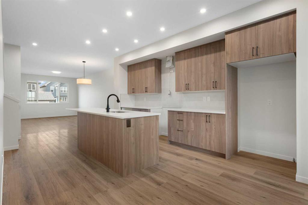 49 Annette Landing NW, Calgary, Alberta, T3R 2J7