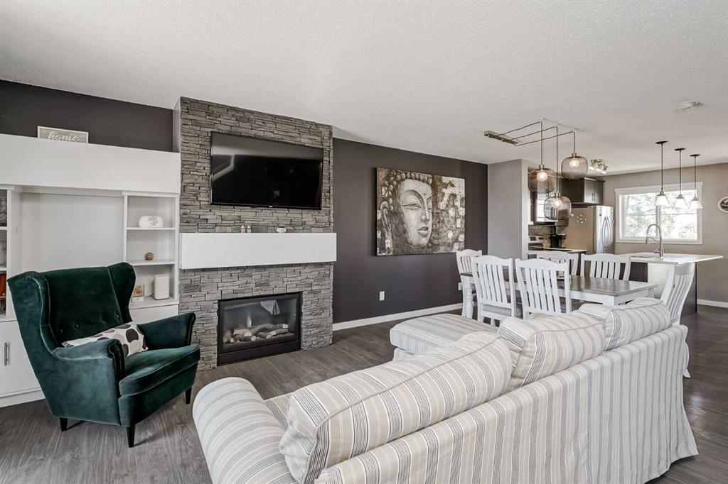 313 Copperpond Landing SE, Calgary, Alberta, T2Z 1G6