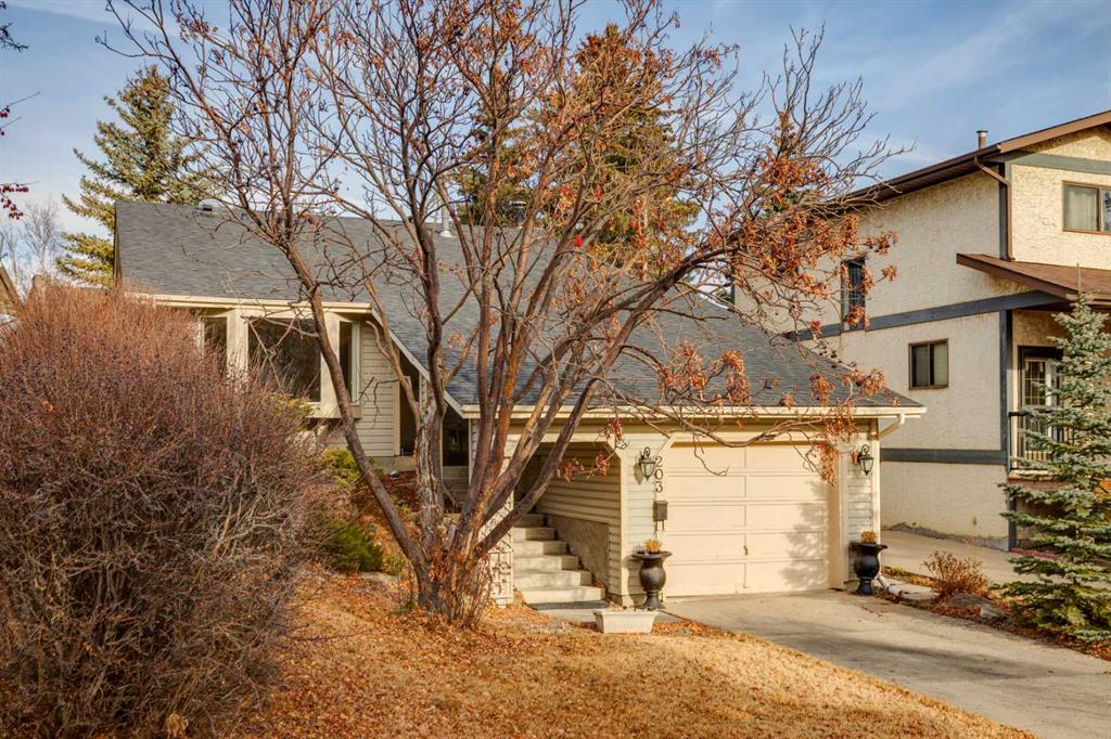 203 Edgeland Road NW, Calgary, Alberta, T3A 2Y3