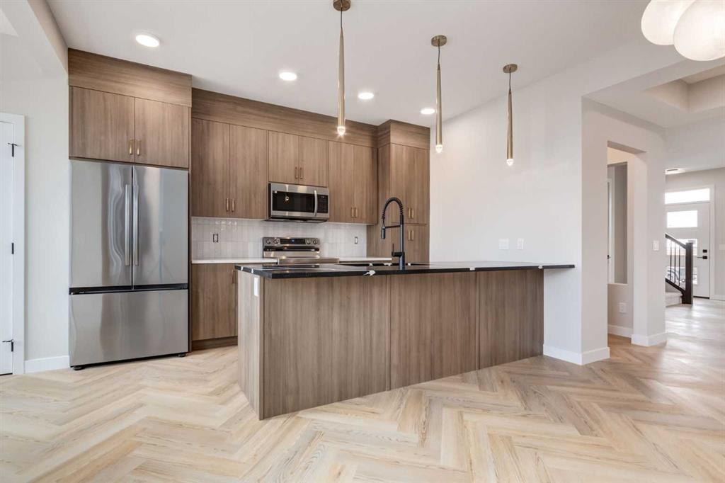 124 Heartwood Lane SE, Calgary, Alberta, T3S 0G9