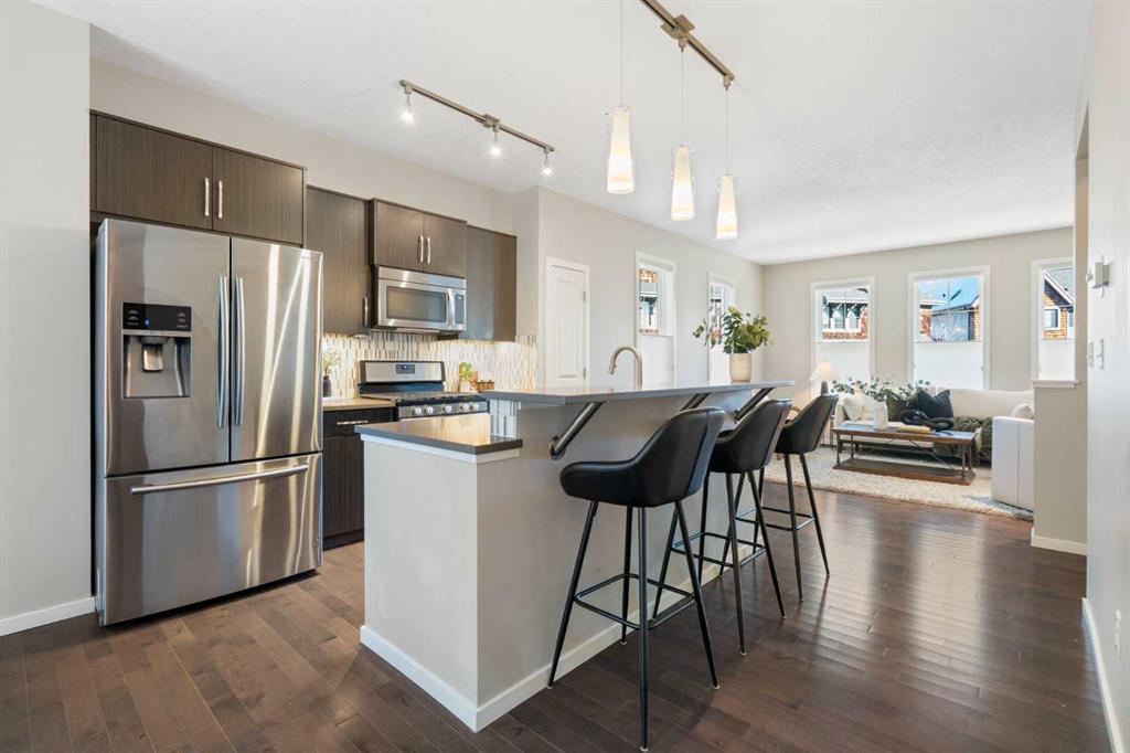 420 Ascot Circle SW, Calgary, Alberta, T3H 0X3