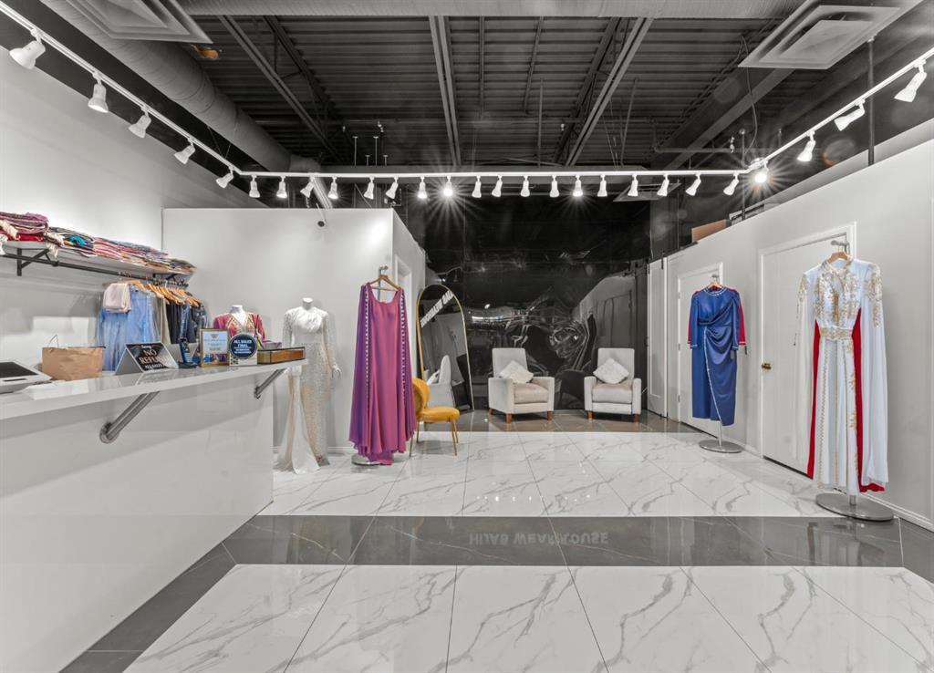 3131 27 Street, Calgary, Alberta, T1Y 0B3