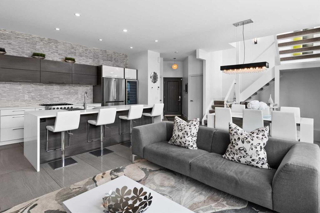 #3 408 13 Street NW, Calgary, Alberta, T2N 1Z2