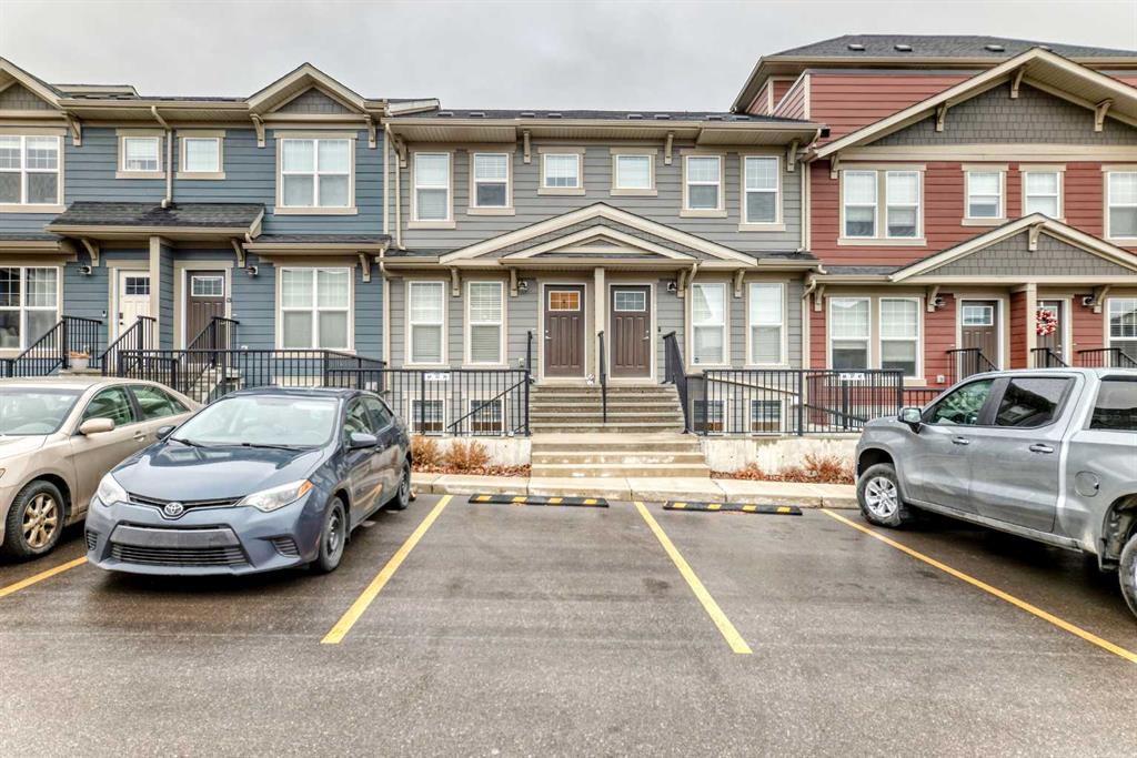 152 Cranbrook Square SE, Calgary, Alberta, T3M3E3