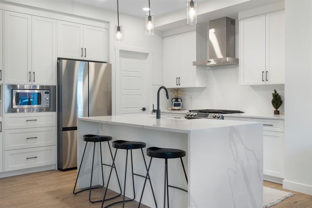 31 Saddlebred Court, Cochrane, Alberta, T4C 3B5