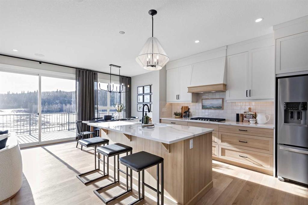 8 Creekview Manor SW, Calgary, Alberta, T2X 5Y3