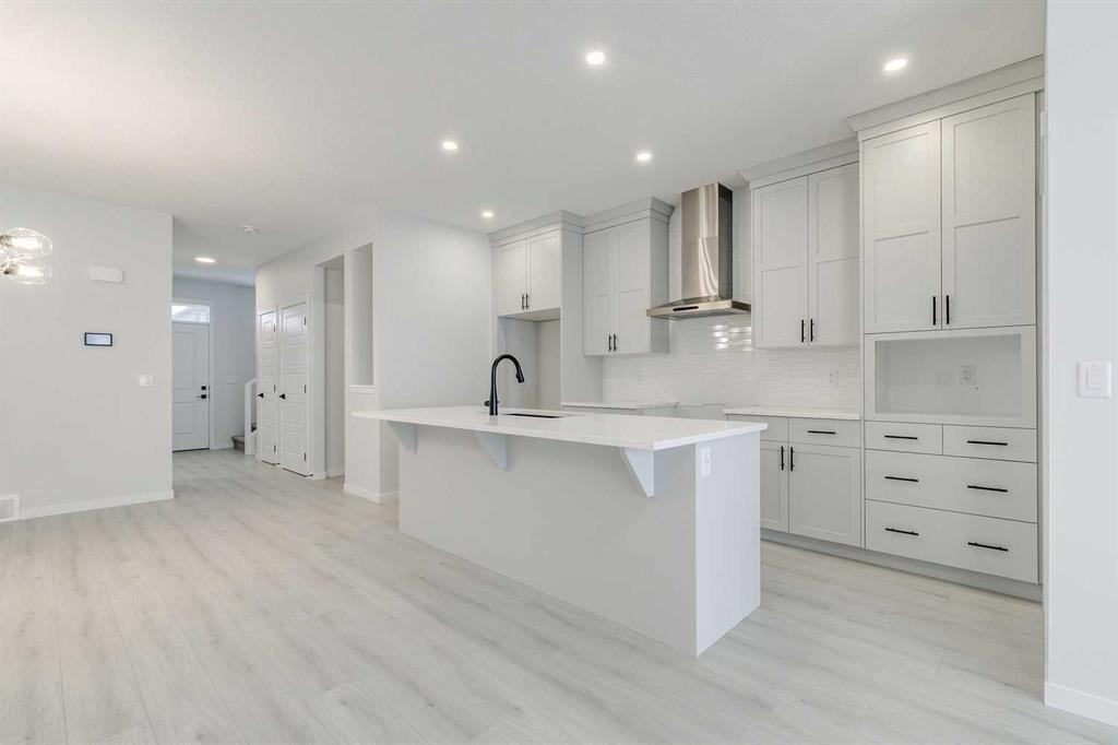 186 Creekside Manor SW, Calgary, Alberta, T2X 6J5