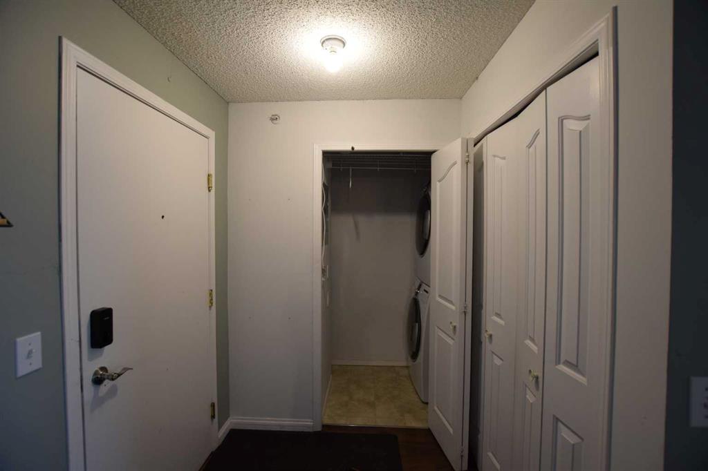 #4418 4000 Somervale Court SW, Calgary, Alberta, T2Y4J3