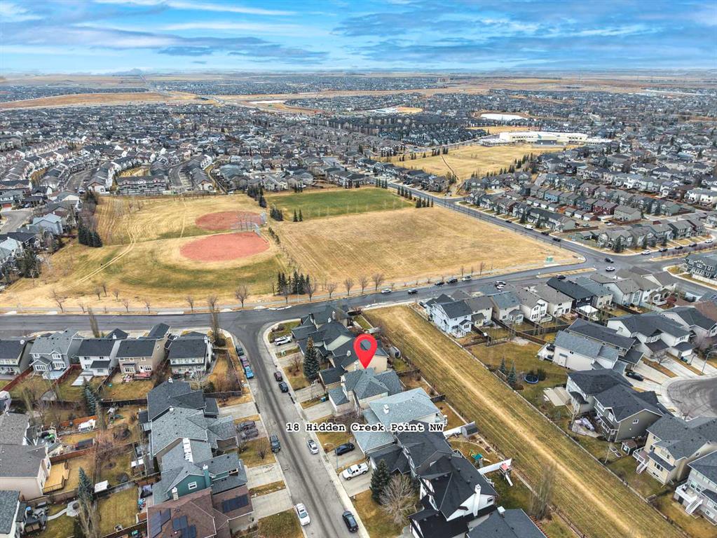 18 HIDDEN CREEK Point NW, Calgary, Alberta, T3A 6J6