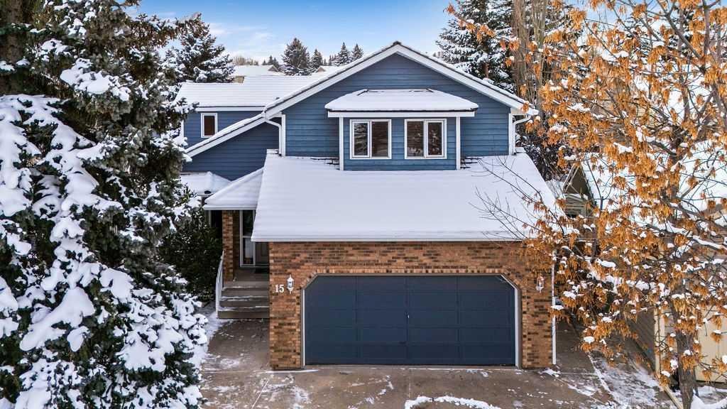15 Strathlorne Bay SW, Calgary, Alberta, T3H 1R1