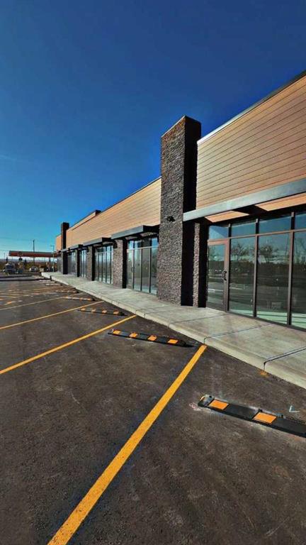 #110 1805 20 Street NE, Calgary, Alberta, T2E 1L4