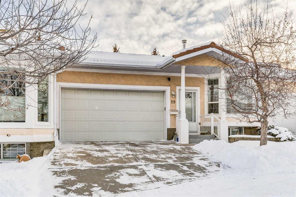 19 Signature Villas SW, Calgary, Alberta, T3H 3A1