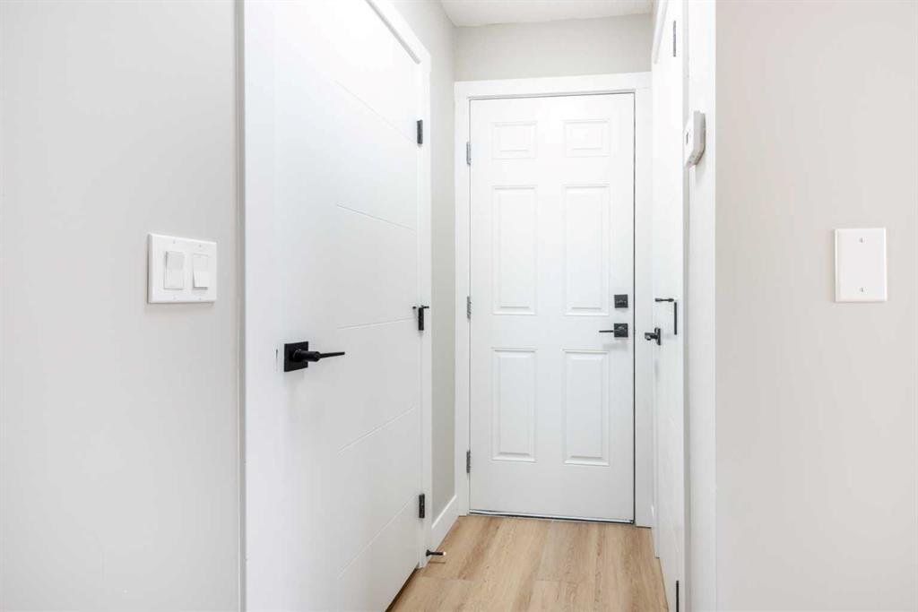 7616 27 Street SE, Calgary, Alberta, T2C 1E7