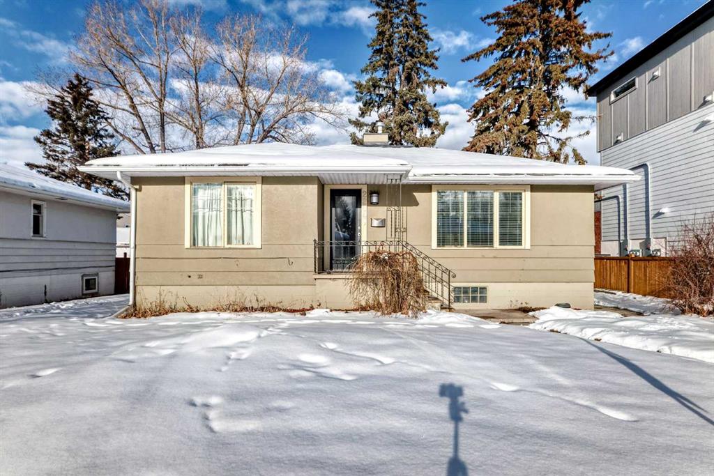 2204 25 Avenue NW, Calgary, Alberta, T2M 2C1