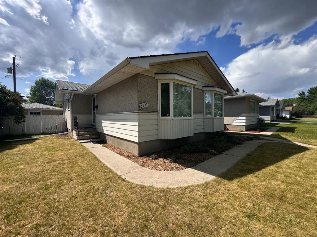 2521 35 Street SE, Calgary, Alberta, T2b0x4