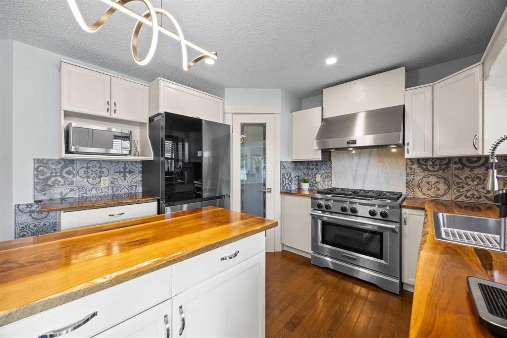 73 Riverview Close SE, Calgary, Alberta, T2C 4C5