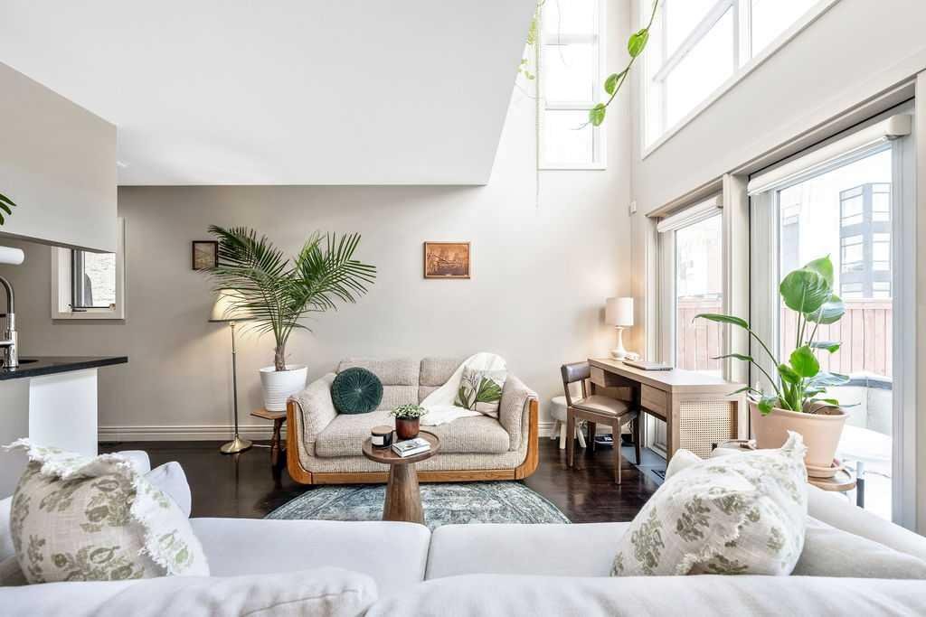 #2 52 6 Street NE, Calgary, Alberta, T2E 3X9