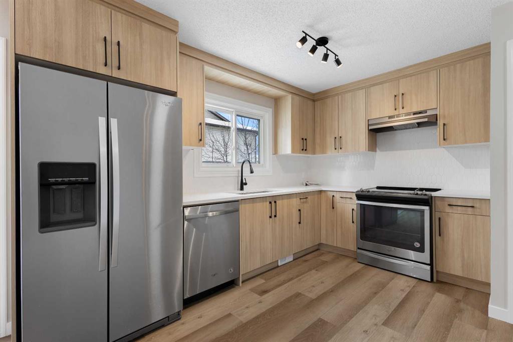 129 Deer Ridge Lane SE, Calgary, Alberta, T2J 6N3