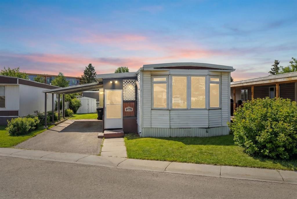 #251 3223 83 Street NW, Calgary, Alberta, T3B 5N5