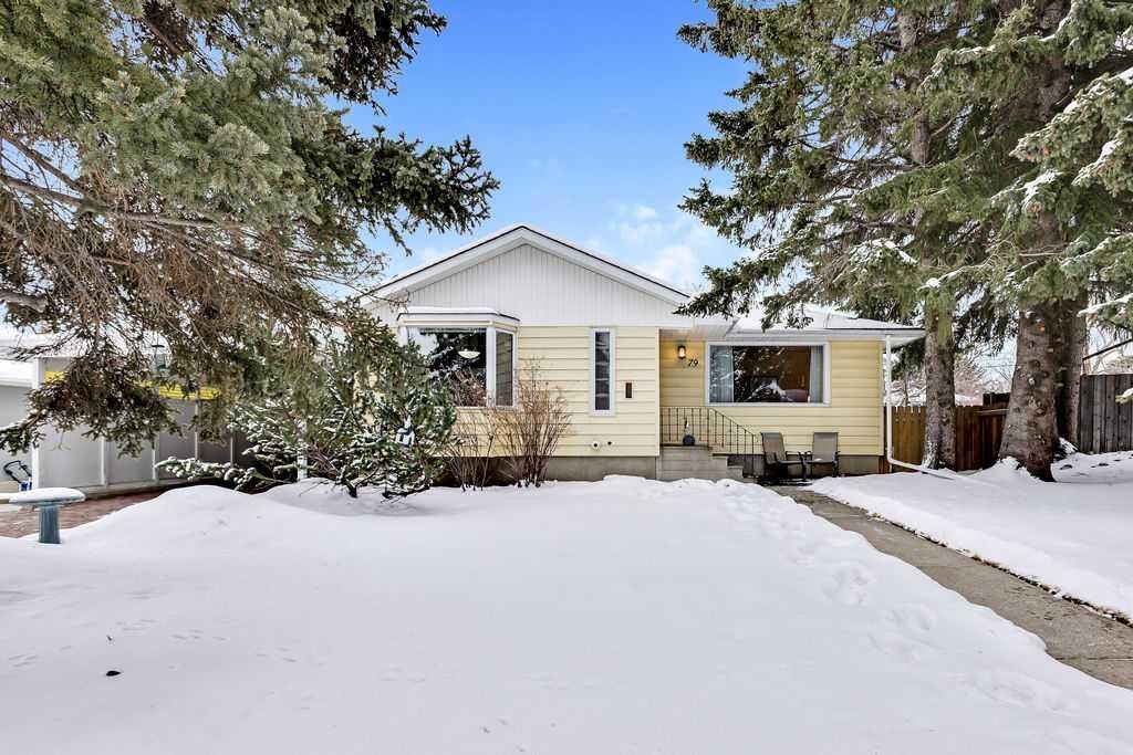 79 Chancellor Way NW, Calgary, Alberta, T2K 1Y3