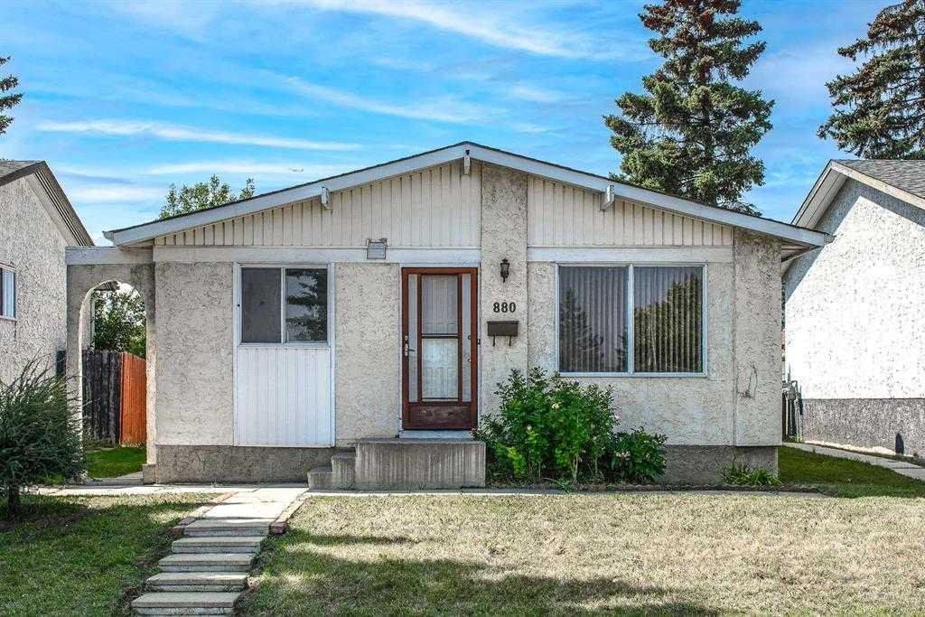 880 Rundlecairn Way NE, Calgary, Alberta, T1Y 2R7