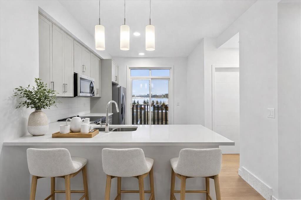 #206 437 Alpine Avenue SW, Calgary, Alberta, T2Y 0Z8