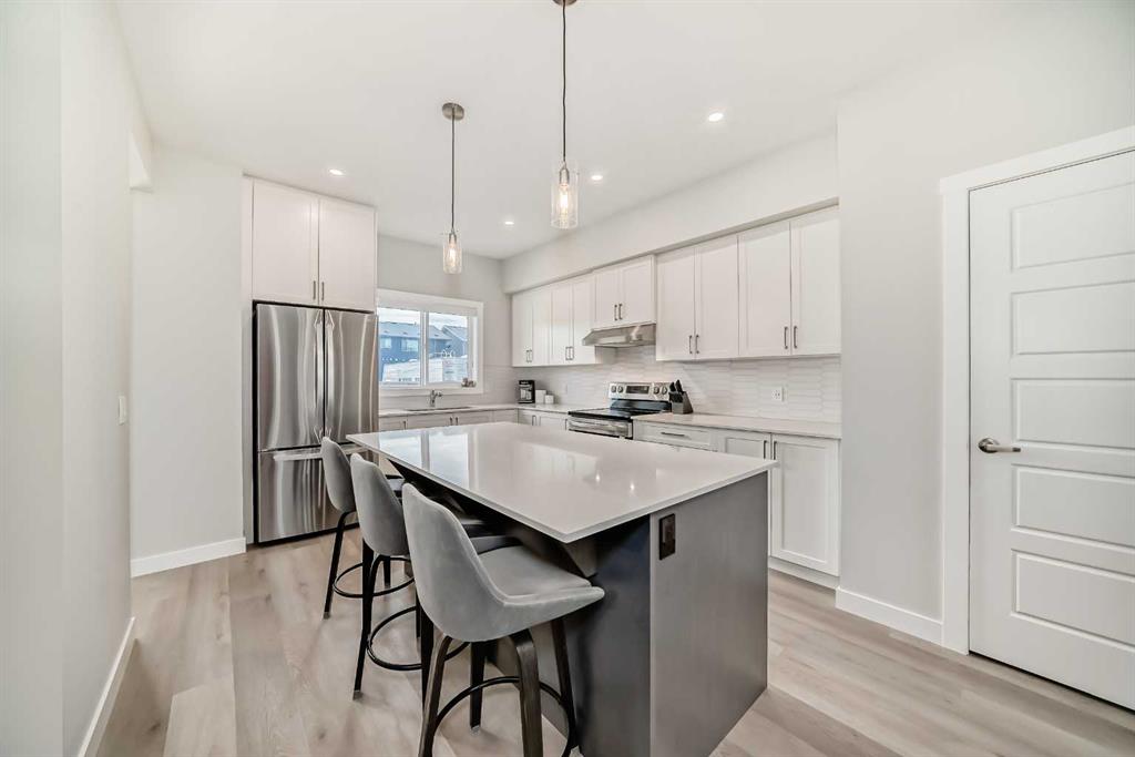 934 Cobblemore Common SW, Airdrie, Alberta, T4B 5L9