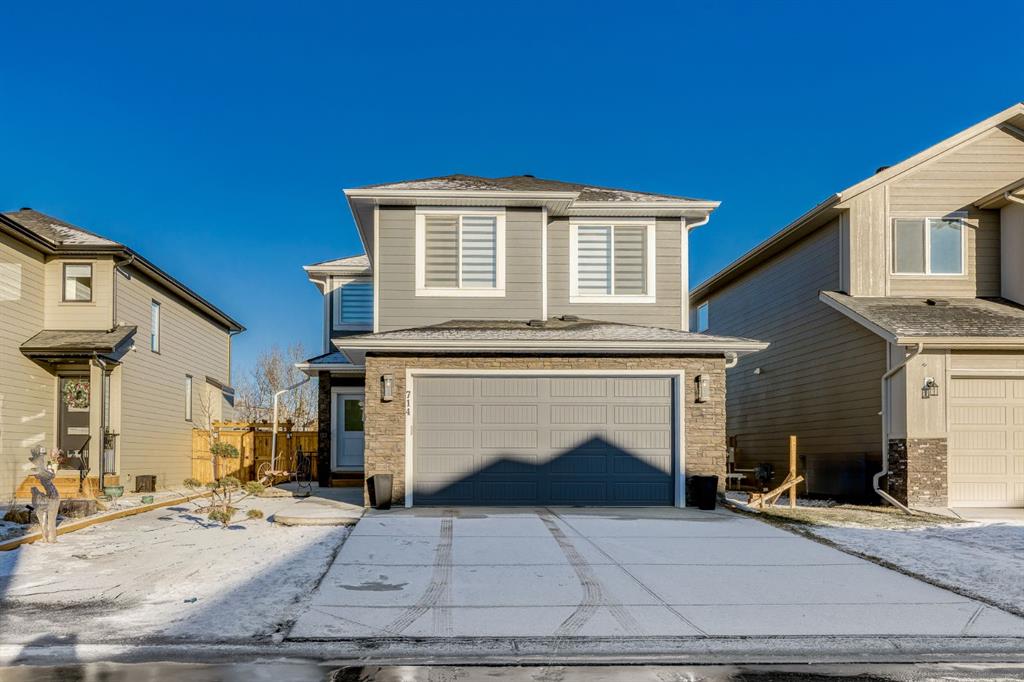 714 Mandalay Link, Carstairs, Alberta, T0M 0N0