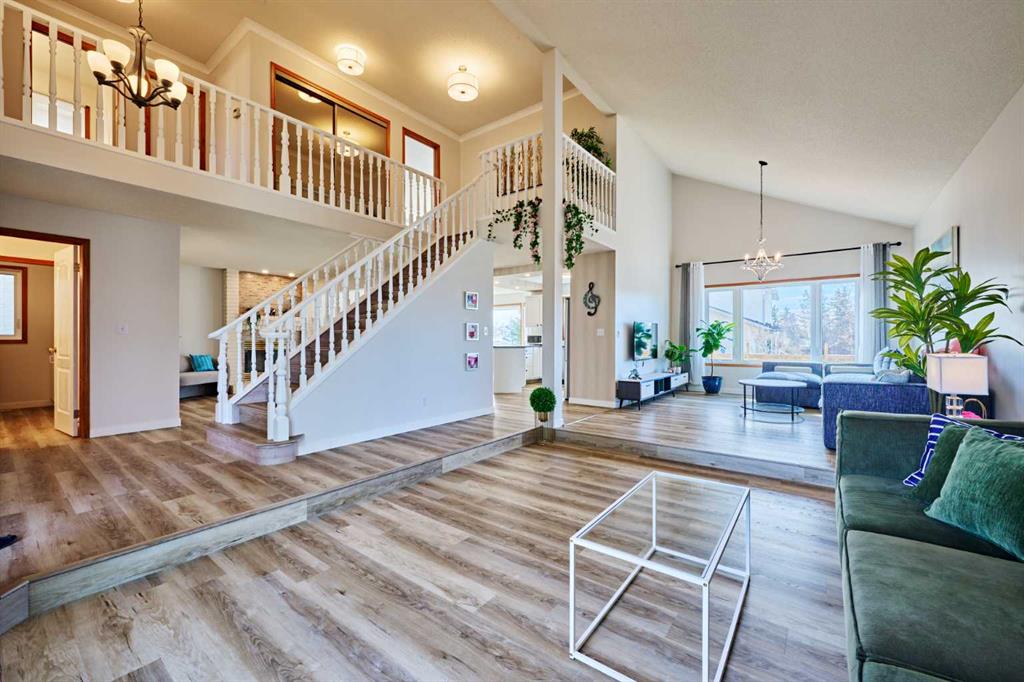 15 Hawkbury Close NW, Calgary, Alberta, T3G 3N2