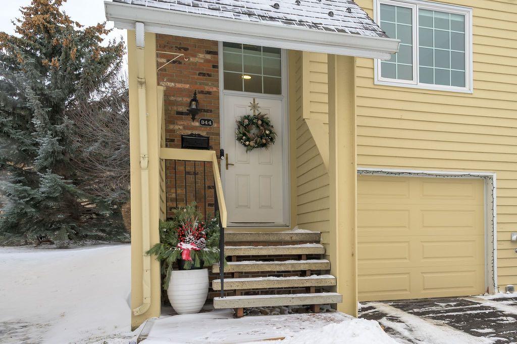 344 Point Mckay Gardens NW, Calgary, Alberta, T3B 4V8