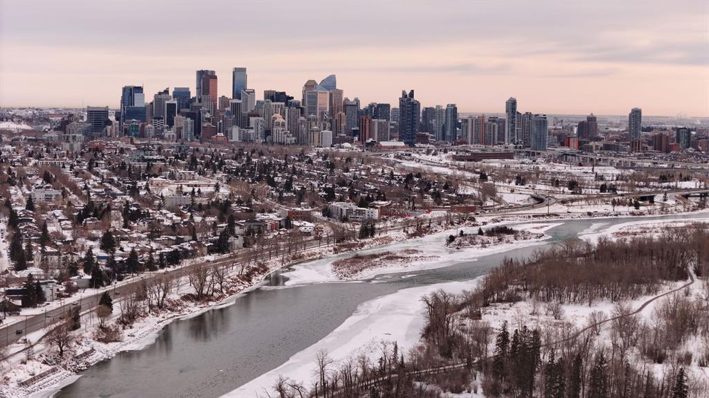 #304 518 33 Street NW, Calgary, Alberta, T2N 2W4