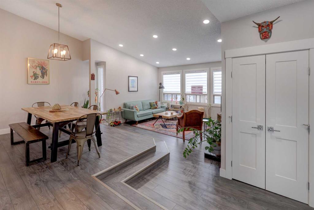 76 Ranchridge Drive NW, Calgary, Alberta, T3G 1W2