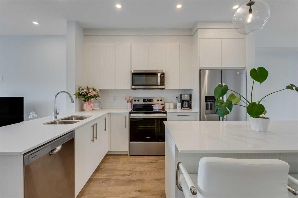 #302 6 Merganser Drive, Chestermere, Alberta, T1X 2Y2