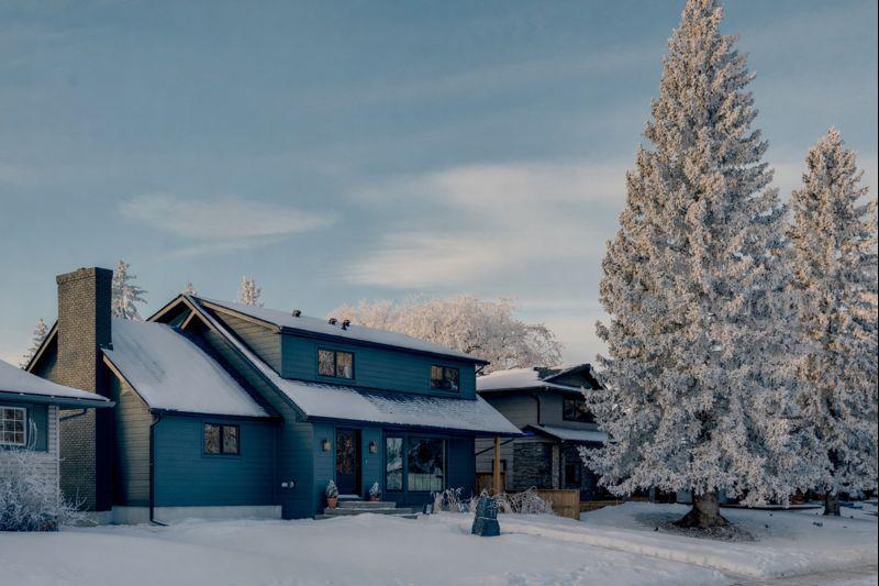 1011 Lake Wapta Way SE, Calgary, Alberta, T2J 2N8