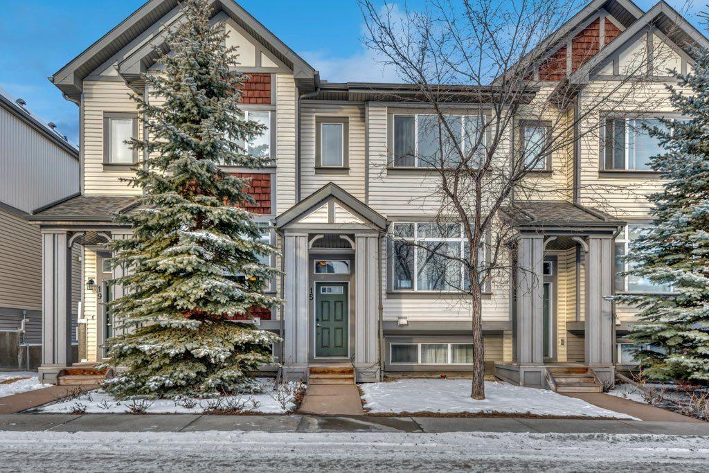 15 Copperpond Close SE, Calgary, Alberta, T2Z 0Y8