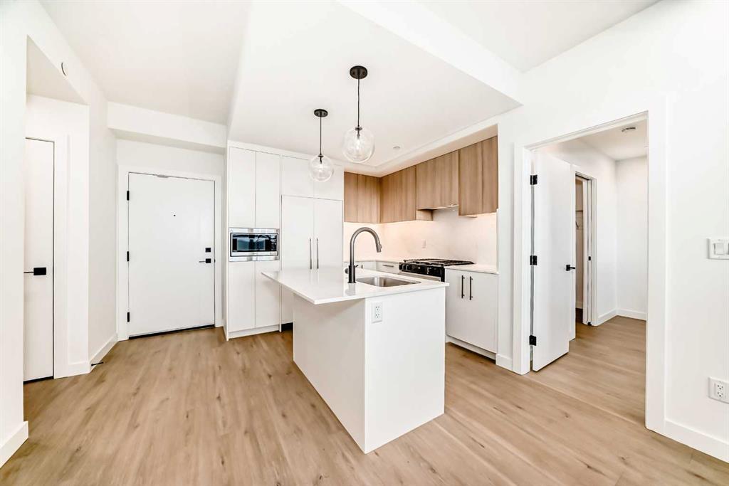 #817 8375 Broadcast Avenue SW, Calgary, Alberta, T3H 6N2