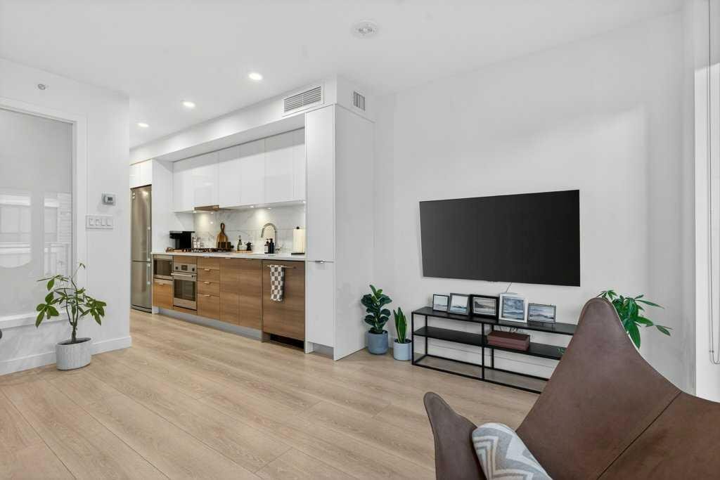 #503 108 Waterfront Court SW, Calgary, Alberta, T2P 1K7