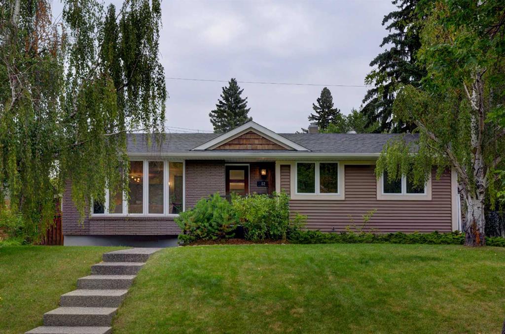82 Gladys Ridge Road SW, Calgary, Alberta, T3E 4J1